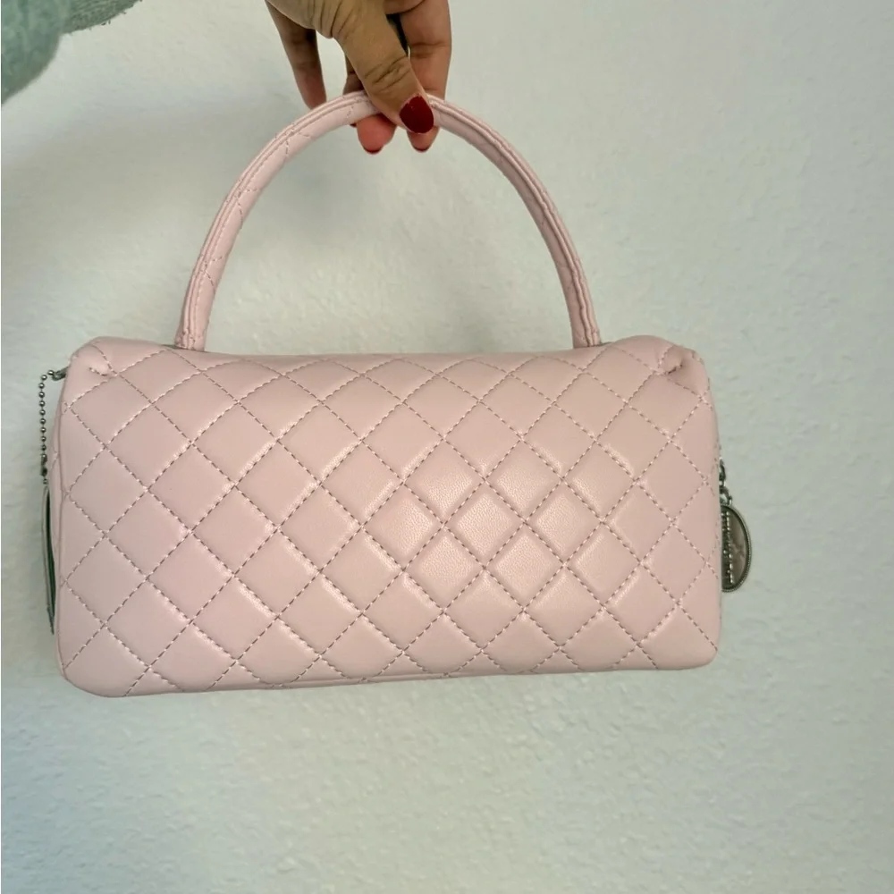 Women Quilted Flap Handbag in Composite Calfskin Leather Crossbody Bag - Picture 3 of 8